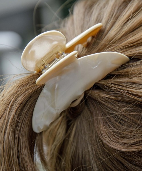 flower（フラワー）の「マーブルサマークリップ（バレッタ/ヘアクリップ・レディース・ベージュ/アイボリー・FREE）」の8枚目の写真