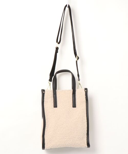 natural couture（ナチュラルクチュール）の「ボアパイピングトートバッグ（ショルダーバッグ・レディース・ベージュ/アイボリー/カーキ・FREE）」の5枚目の写真