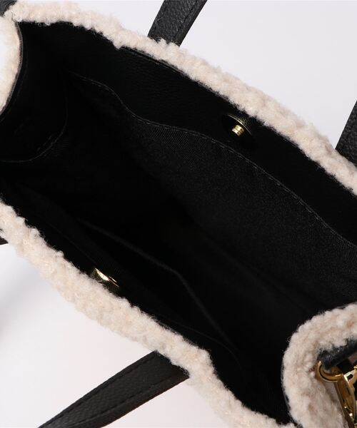 natural couture（ナチュラルクチュール）の「ボアパイピングトートバッグ（ショルダーバッグ・レディース・ベージュ/アイボリー/カーキ・FREE）」の6枚目の写真