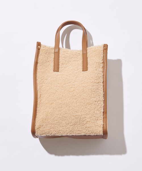 natural couture（ナチュラルクチュール）の「ボアパイピングトートバッグ（ショルダーバッグ・レディース・ベージュ/アイボリー/カーキ・FREE）」の2枚目の写真