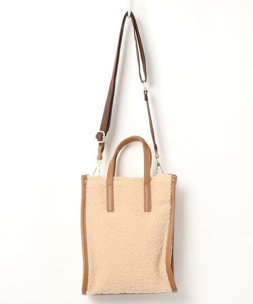 natural couture（ナチュラルクチュール）の「ボアパイピングトートバッグ（ショルダーバッグ・レディース・ベージュ/アイボリー/カーキ・FREE）」の7枚目の写真