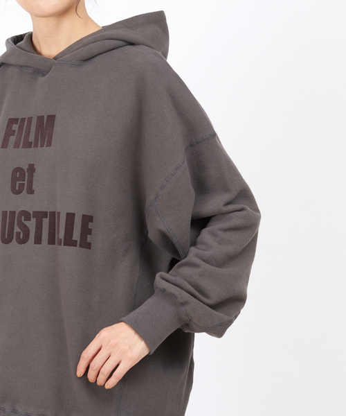 Rouge vif（ルージュヴィフ）の「【WEB＆一部店舗限定】ロングプルパーカー（パーカー・レディース・ベージュ/ネイビー/チャコールグレー・フリー）」の18枚目の写真