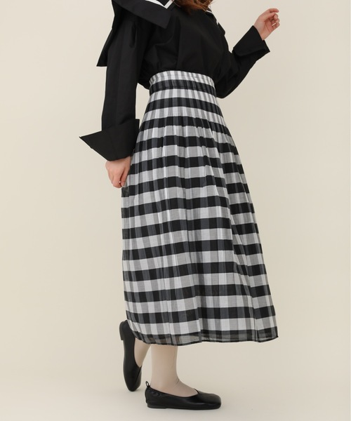 sakishimatokyo（サキシマトーキョー）の「【ZOZO限定】サキシマamp「ブロックチェックノスカート」（スカート・レディース・ブラック/ネイビー・FREE）」の2枚目の写真