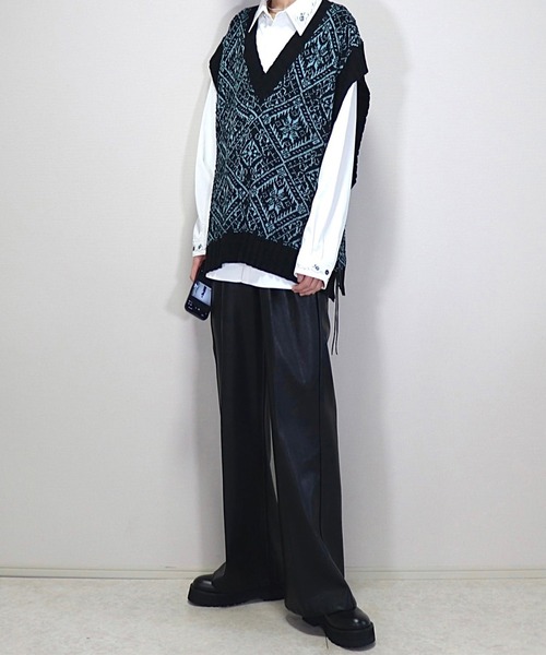 Loose/ルース(ルース)の「ドレープトロミ ローズ刺繍シャツ(シャツ/ブラウス・メンズ・ブラック/オフホワイト/ホワイト/チャコールグレー/グレイッシュブルー/ブラック系/ホワイト系/バーガンディー/グレー系・S/M/L/XS)」の17枚目の写真