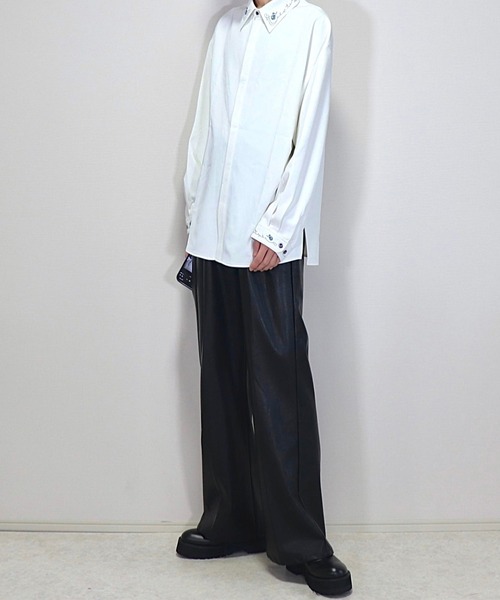 Loose/ルース(ルース)の「ドレープトロミ ローズ刺繍シャツ(シャツ/ブラウス・メンズ・ブラック/オフホワイト/ホワイト/チャコールグレー/グレイッシュブルー/ブラック系/ホワイト系/バーガンディー/グレー系・S/M/L/XS)」の11枚目の写真