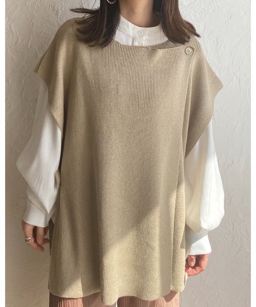 She's Closet(シーズクローゼット)の「サイドベルト付きポンチョニットベスト(ベスト・レディース・ブラック/ベージュ/アイボリー/モカ・FREE)」の6枚目の写真