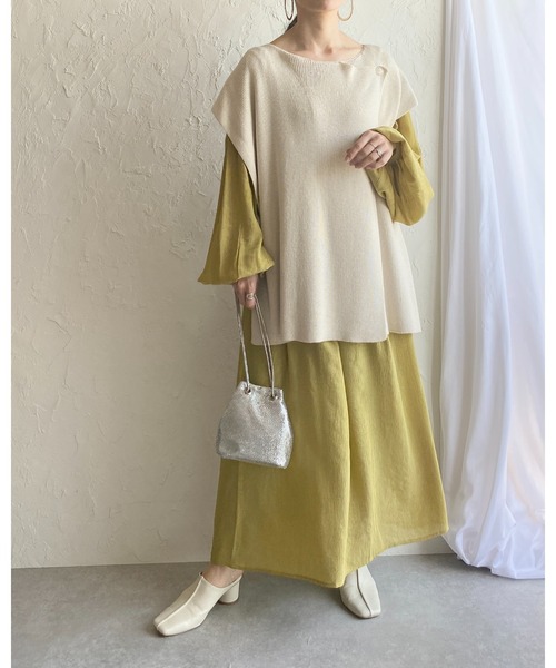 She's Closet(シーズクローゼット)の「サイドベルト付きポンチョニットベスト(ベスト・レディース・ブラック/ベージュ/アイボリー/モカ・FREE)」の8枚目の写真