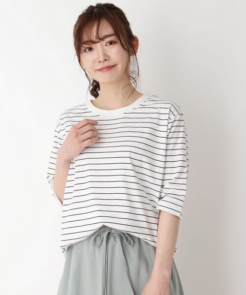 pink adobe（ピンクアドベ）の「◆【M-LL】【洗える】スクエアスリット5分袖Tシャツ（Tシャツ/カットソー・レディース・チャコールグレー/オフホワイト/ライトグリーン/ホワイト系5・40/38/42）」の2枚目の写真