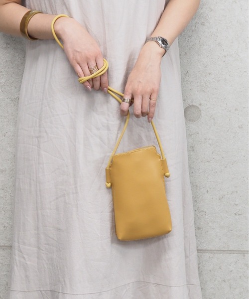 POUTOJOURU（ポートジュール）の「【ポートジュール】スマホショルダーバッグ　エコレザー　WEB限定（ショルダーバッグ・レディース・ホワイト/ブラック/ベージュ/ライトグリーン/モカ/ライトイエロー・FREE）」の6枚目の写真