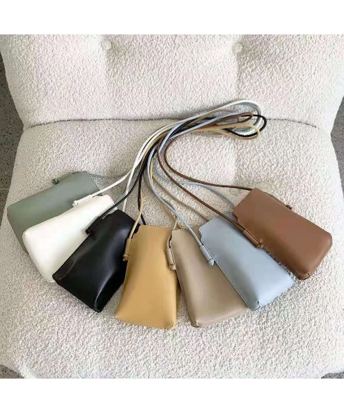 POUTOJOURU（ポートジュール）の「【ポートジュール】スマホショルダーバッグ　エコレザー　WEB限定（ショルダーバッグ・レディース・ホワイト/ブラック/ベージュ/ライトグリーン/モカ/ライトイエロー・FREE）」の13枚目の写真