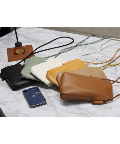 POUTOJOURU（ポートジュール）の「【ポートジュール】スマホショルダーバッグ　エコレザー　WEB限定（ショルダーバッグ・レディース・ホワイト/ブラック/ベージュ/ライトグリーン/モカ/ライトイエロー・FREE）」の10枚目の写真