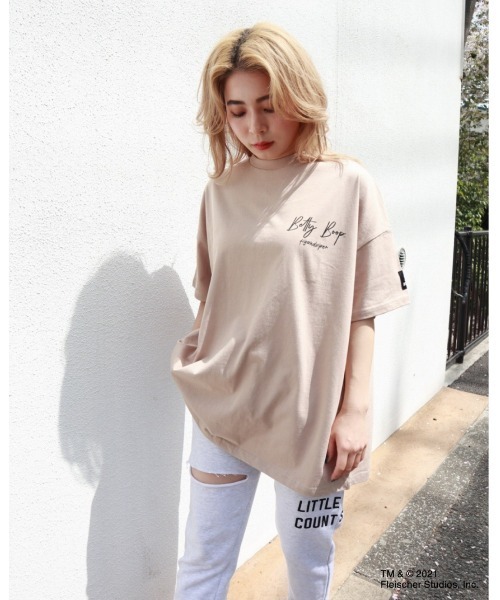 FIG&VIPER（フィグアンドバイパー）の「BETTYコラボCITY BIG-T（Tシャツ/カットソー・レディース・ホワイト/ブラック/ベージュ/パープル・FREE）」の15枚目の写真