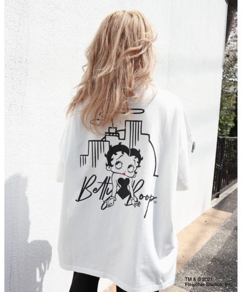 FIG&VIPER（フィグアンドバイパー）の「BETTYコラボCITY BIG-T（Tシャツ/カットソー・レディース・ホワイト/ブラック/ベージュ/パープル・FREE）」の9枚目の写真