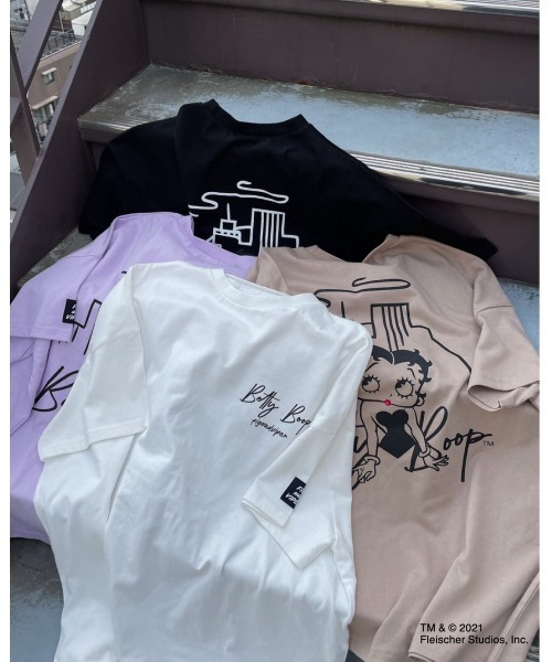 FIG&VIPER（フィグアンドバイパー）の「BETTYコラボCITY BIG-T（Tシャツ/カットソー・レディース・ホワイト/ブラック/ベージュ/パープル・FREE）」の6枚目の写真