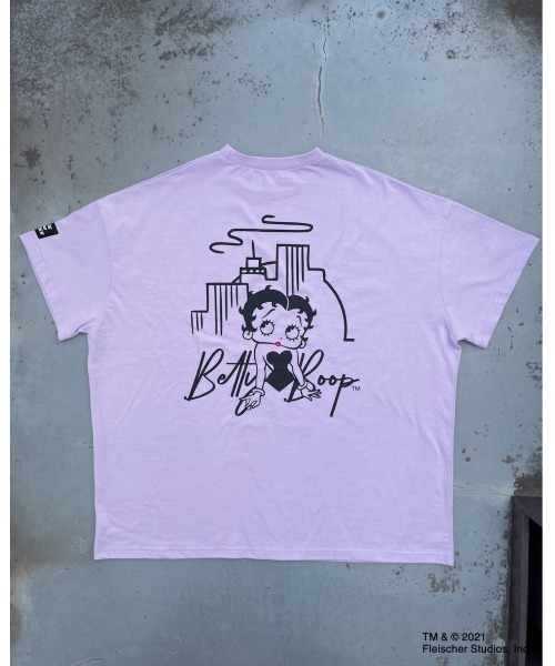 FIG&VIPER（フィグアンドバイパー）の「BETTYコラボCITY BIG-T（Tシャツ/カットソー・レディース・ホワイト/ブラック/ベージュ/パープル・FREE）」の12枚目の写真