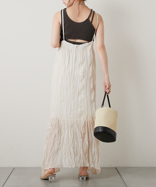 Chico（チコ）の「【LINNEE】クリンクルキャミワンピース（ワンピース・レディース・ライトグレー/ブラック/パープル/アイボリー・FREE）」の9枚目の写真