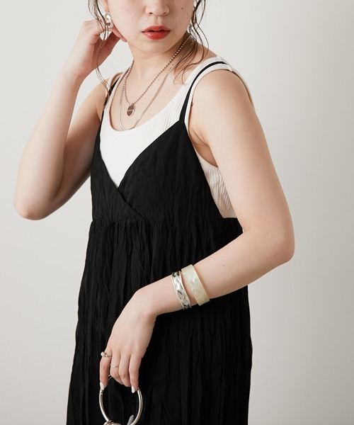 SeeByChloé フリル Aラインワンピース クリーム Chico（チコ）の「【LINNEE】クリンクルキャミワンピース