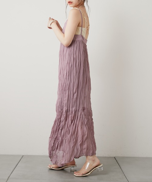 Chico（チコ）の「【LINNEE】クリンクルキャミワンピース（ワンピース・レディース・ライトグレー/ブラック/パープル/アイボリー・FREE）」の7枚目の写真