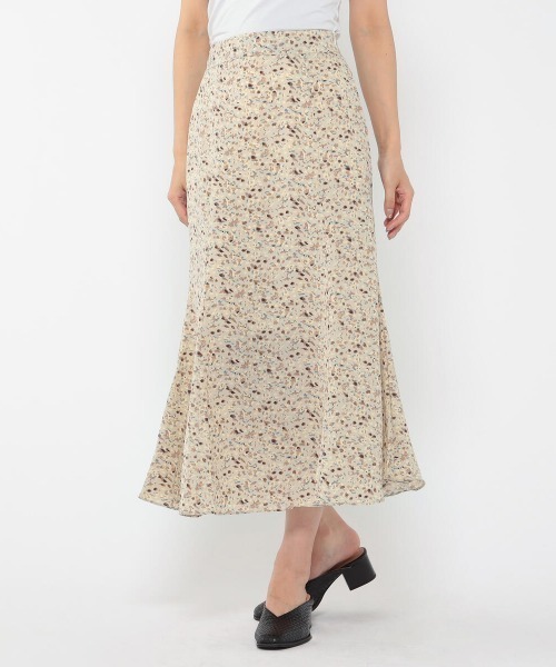 UNRELISH(アンレリッシュ)の「花柄マーメイドスカート(スカート・レディース・ブルー系その他/アイボリー・MEDIUM)」の1枚目の写真