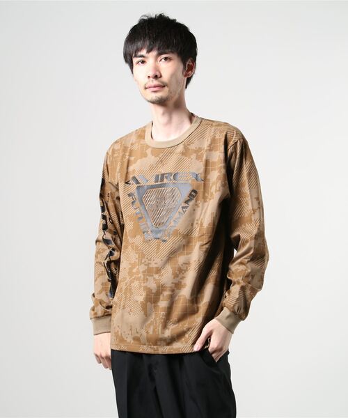 AVIREX(アヴィレックス)の「AVIREX/アヴィレックス/ L/S AFC TRIANGLE T-SHIRT/フューチャーコマンド トライアングルTシャツ(Tシャツ/カットソー・メンズ・ブラック/オフホワイト/ライトブルーグレー/ブラウン系その他2・XX-LARGE/MEDIUM/X-LARGE/LARGE)」の4枚目の写真