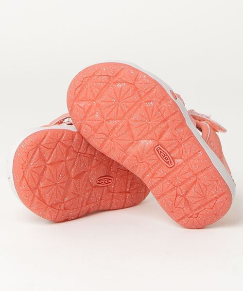 KEEN（キーン）の「KEEN/キーン モキシー MOXIE SANDAL  サンダル  1022898（サンダル・キッズ・コーラルピンク/オレンジ・13.5cm/14.5cm）」の4枚目の写真