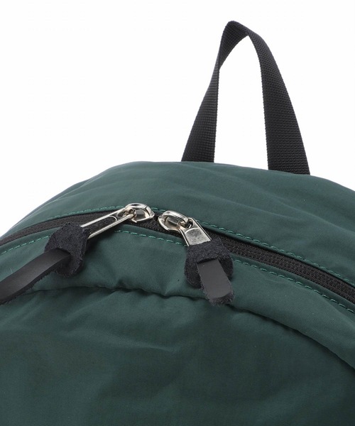 CONVERSE(コンバース)の「CONVERSE STANDARD NYLON BACK PACK(バックパック/リュック・レディース・ブラック/ベージュ/ブラウン/グリーン・FREE)」の11枚目の写真
