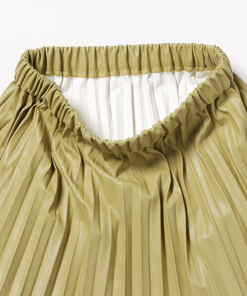 BEAMS HEART(ビームスハート)の「BEAMS HEART / フェイクレザー プリーツスカート(スカート・レディース・ブラック/イエロー系その他2・FREE)」の3枚目の写真