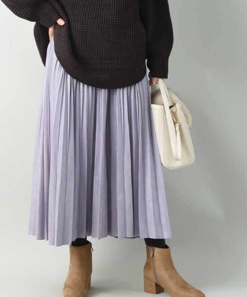 INTERPLANET（インタープラネット）の「マイクロコーデュロイプリーツスカート（スカート・レディース・ラベンダー/ライラック/グレイッシュベージュ・FREE）」の3枚目の写真