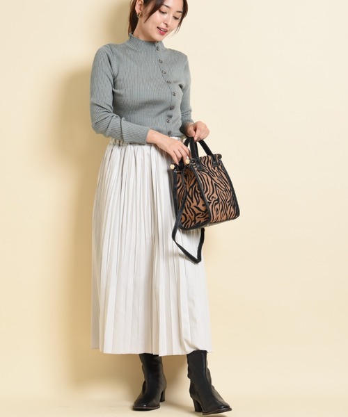 INTERPLANET（インタープラネット）の「マイクロコーデュロイプリーツスカート（スカート・レディース・ラベンダー/ライラック/グレイッシュベージュ・FREE）」の14枚目の写真