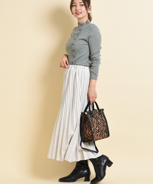 INTERPLANET（インタープラネット）の「マイクロコーデュロイプリーツスカート（スカート・レディース・ラベンダー/ライラック/グレイッシュベージュ・FREE）」の13枚目の写真