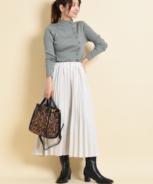 INTERPLANET（インタープラネット）の「マイクロコーデュロイプリーツスカート（スカート・レディース・ラベンダー/ライラック/グレイッシュベージュ・FREE）」の11枚目の写真