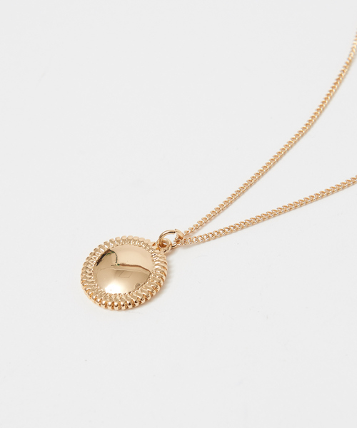 Rouge vif(ルージュヴィフ)の「ラウンドプレートネックレス(ネックレス・レディース・ゴールド・フリー)」の3枚目の写真