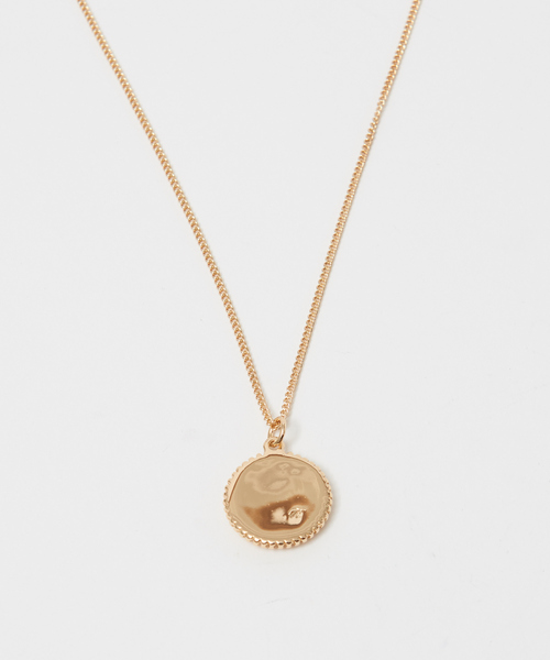 Rouge vif(ルージュヴィフ)の「ラウンドプレートネックレス(ネックレス・レディース・ゴールド・フリー)」の5枚目の写真