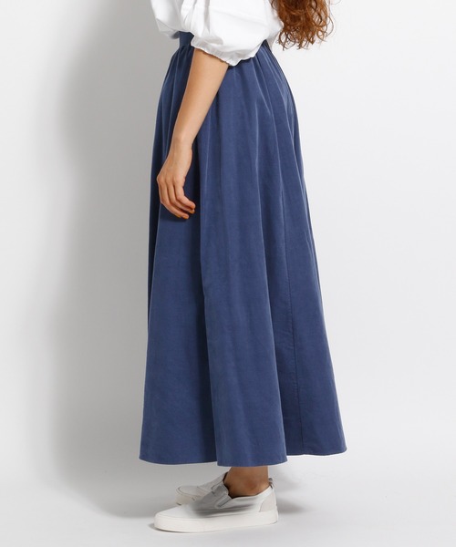 niko and...（ニコアンド）の「Tenderコールフレアマキシスカート（スカート・レディース・ブルー/ボルドー/モカ/アイボリー・MEDIUM/LARGE）」の13枚目の写真