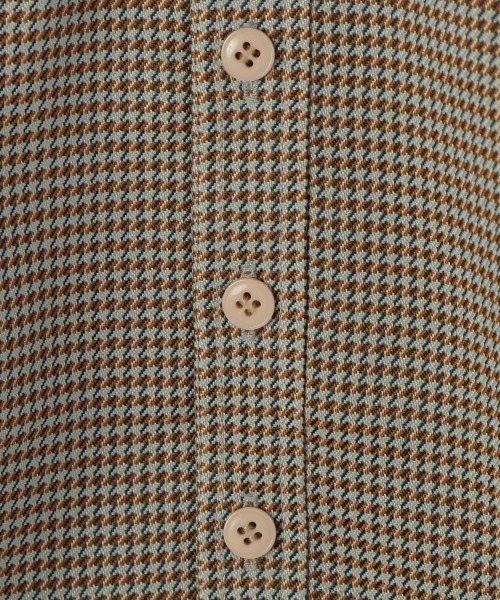 LOWRYS FARM（ローリーズファーム）の「チェックスクエアショートシャツ　217448（シャツ/ブラウス・キッズ・ベージュ/ブルー・110cm/120cm/130cm）」の3枚目の写真