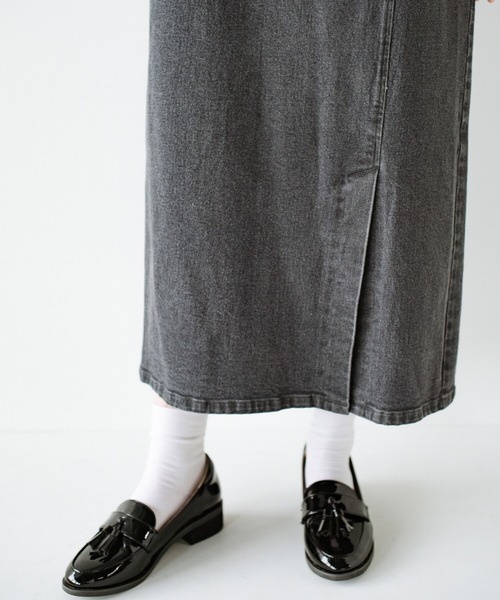 haco!（ハコ）の「カジュアルと女っぽの共存！デニムをレディに着こなす　楽ちんストレッチ素材の長ーーく着られるデニムスカートby who made me（デニムスカート・レディース・グレー・SMALL/MEDIUM/LARGE/X-LARGE）」の14枚目の写真