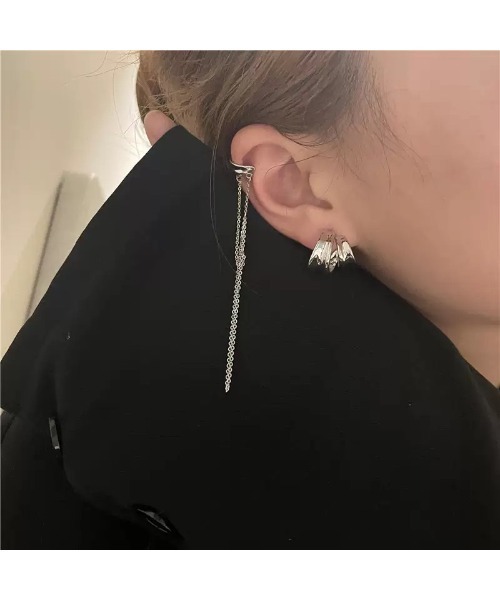 mou（モウ）の「【YNG】トルネードピアスチェーンイヤーカフセット（イヤーカフ・レディース・ゴールド/シルバー・FREE）」の4枚目の写真