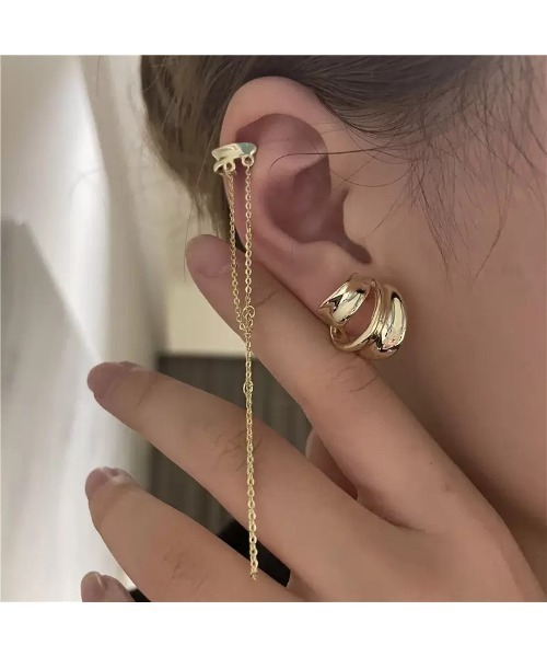 mou（モウ）の「【YNG】トルネードピアスチェーンイヤーカフセット（イヤーカフ・レディース・ゴールド/シルバー・FREE）」の3枚目の写真