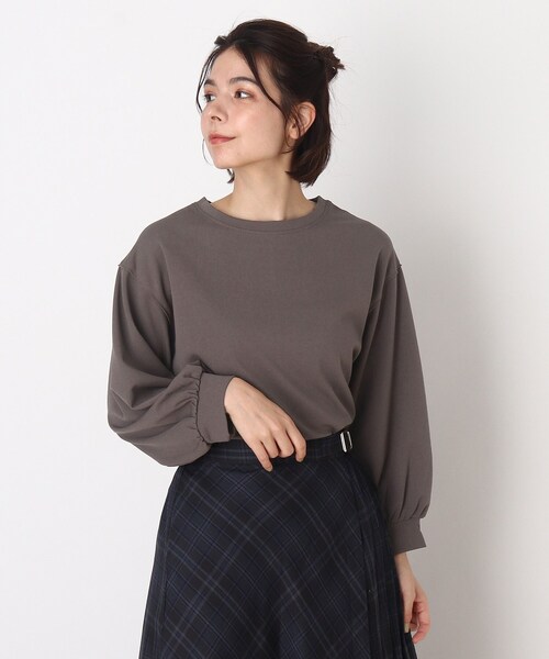 DRESKIP（ドレスキップ）の「◆ゆるシルエット袖口ギャザートップス（Tシャツ/カットソー・レディース・ライトパープル/ライトグレー/ダークブラウン/ブラック・03/04/02）」の3枚目の写真