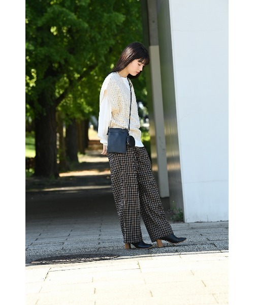 NAVY（ネイビー）の「TRチェック 裏フリースボンディング ワイドパンツ（その他パンツ・レディース・ブラック/ベージュ/ブラウン/ライトベージュ・M/L）」の9枚目の写真