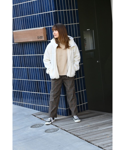 NAVY（ネイビー）の「TRチェック 裏フリースボンディング ワイドパンツ（その他パンツ・レディース・ブラック/ベージュ/ブラウン/ライトベージュ・M/L）」の12枚目の写真