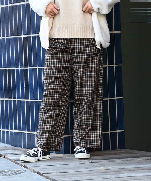 NAVY（ネイビー）の「TRチェック 裏フリースボンディング ワイドパンツ（その他パンツ・レディース・ブラック/ベージュ/ブラウン/ライトベージュ・M/L）」の20枚目の写真