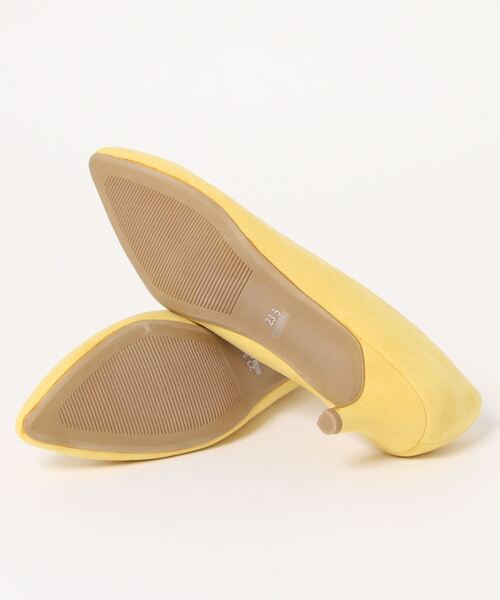 COMME CA ISM（コムサイズム）の「ランプス　～走れるパンプス～（パンプス・レディース・イエロー・23.5cm）」の2枚目の写真