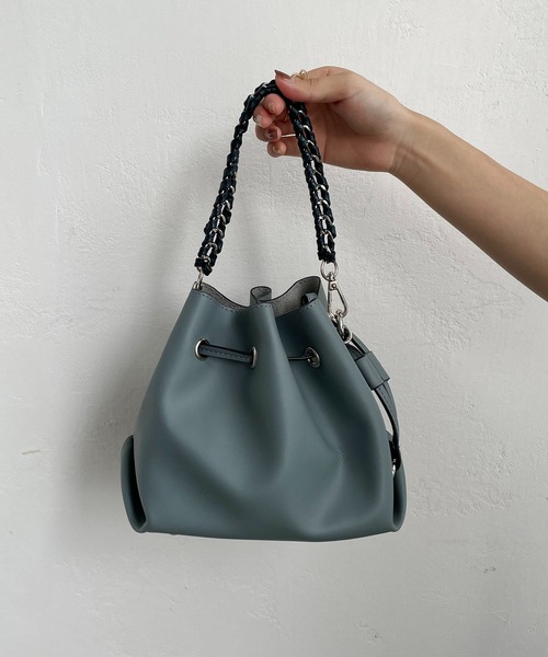 CAPRICIEUX LE'MAGE(カプリシューレマージュ)の「〈新色追加/オフホワイト〉かがりチェーンドロストショルダーバッグ(ショルダーバッグ・レディース・ブラック/ブルー/キャメル/オフホワイト・FREE)」の12枚目の写真