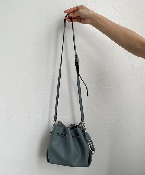 CAPRICIEUX LE'MAGE(カプリシューレマージュ)の「〈新色追加/オフホワイト〉かがりチェーンドロストショルダーバッグ(ショルダーバッグ・レディース・ブラック/ブルー/キャメル/オフホワイト・FREE)」の22枚目の写真