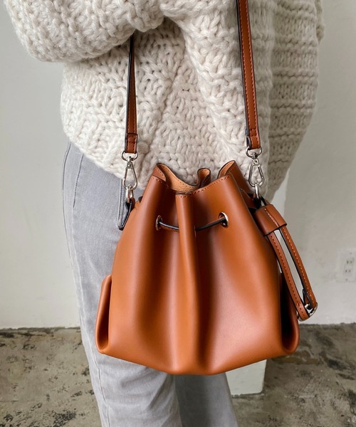 CAPRICIEUX LE'MAGE(カプリシューレマージュ)の「〈新色追加/オフホワイト〉かがりチェーンドロストショルダーバッグ(ショルダーバッグ・レディース・ブラック/ブルー/キャメル/オフホワイト・FREE)」の21枚目の写真