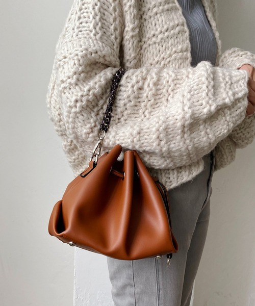 CAPRICIEUX LE'MAGE(カプリシューレマージュ)の「〈新色追加/オフホワイト〉かがりチェーンドロストショルダーバッグ(ショルダーバッグ・レディース・ブラック/ブルー/キャメル/オフホワイト・FREE)」の9枚目の写真