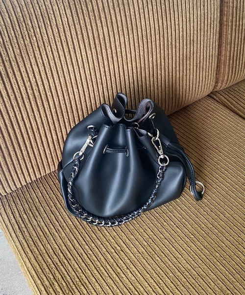 CAPRICIEUX LE'MAGE(カプリシューレマージュ)の「〈新色追加/オフホワイト〉かがりチェーンドロストショルダーバッグ(ショルダーバッグ・レディース・ブラック/ブルー/キャメル/オフホワイト・FREE)」の8枚目の写真