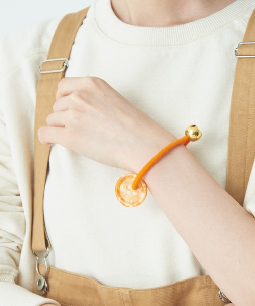 THEATRE PRODUCTS（シアタープロダクツ）の「＜新色追加＞コートボタンヘアゴム（ヘアゴム・レディース・ブラック/パープル/ピンク/オレンジ/ブルー・FREE）」の5枚目の写真