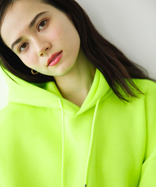 koe（コエ）の「ライトダンボールパーカー（パーカー・レディース・ライトベージュ/ピンク系その他2/ブルー/イエロー/ライトグレー/ブラック/グリーン/ピンク・S/L/XL/M）」の7枚目の写真